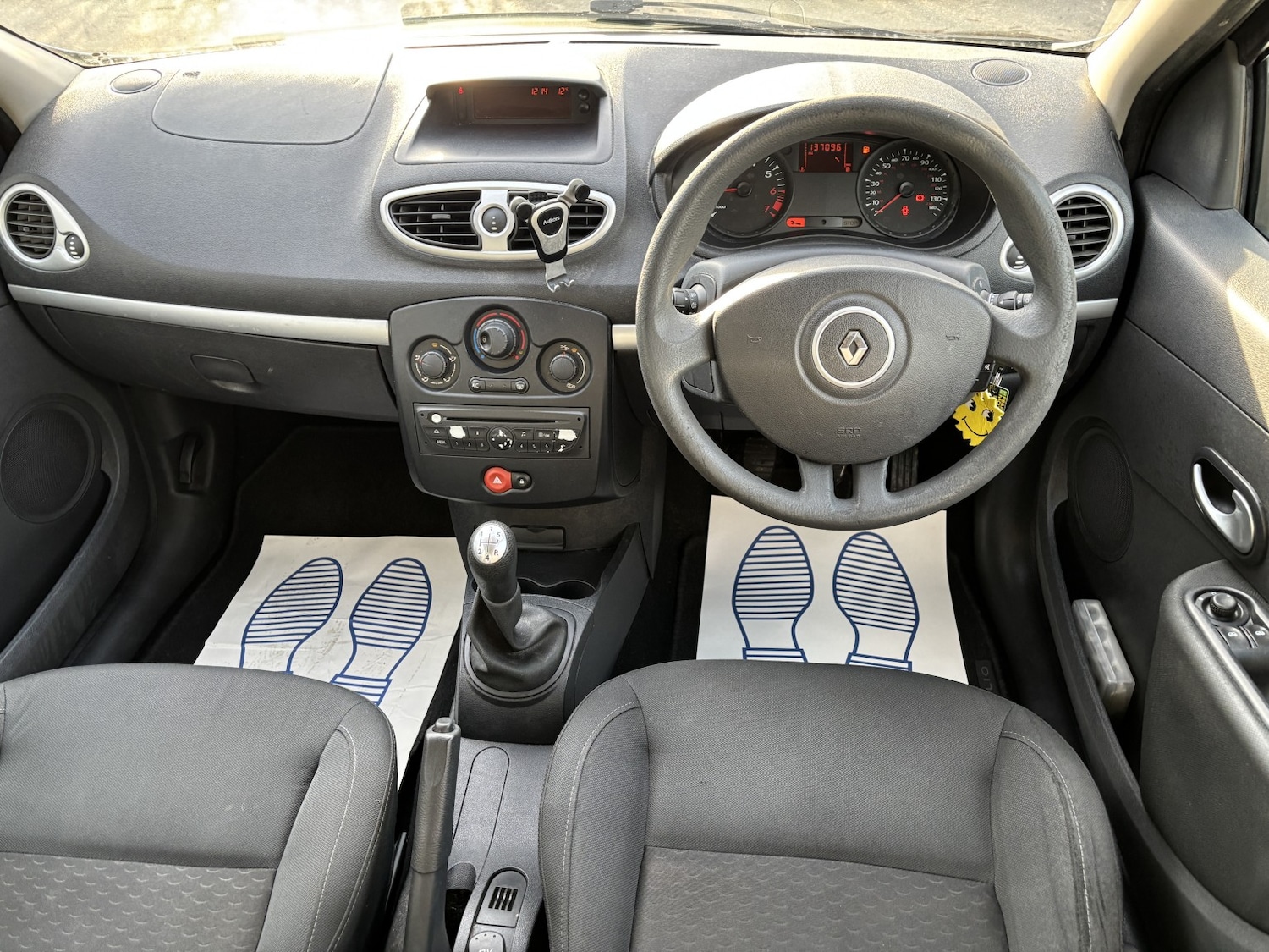 Used Renault Clio 2009 for sale - 76935319: Photo 10