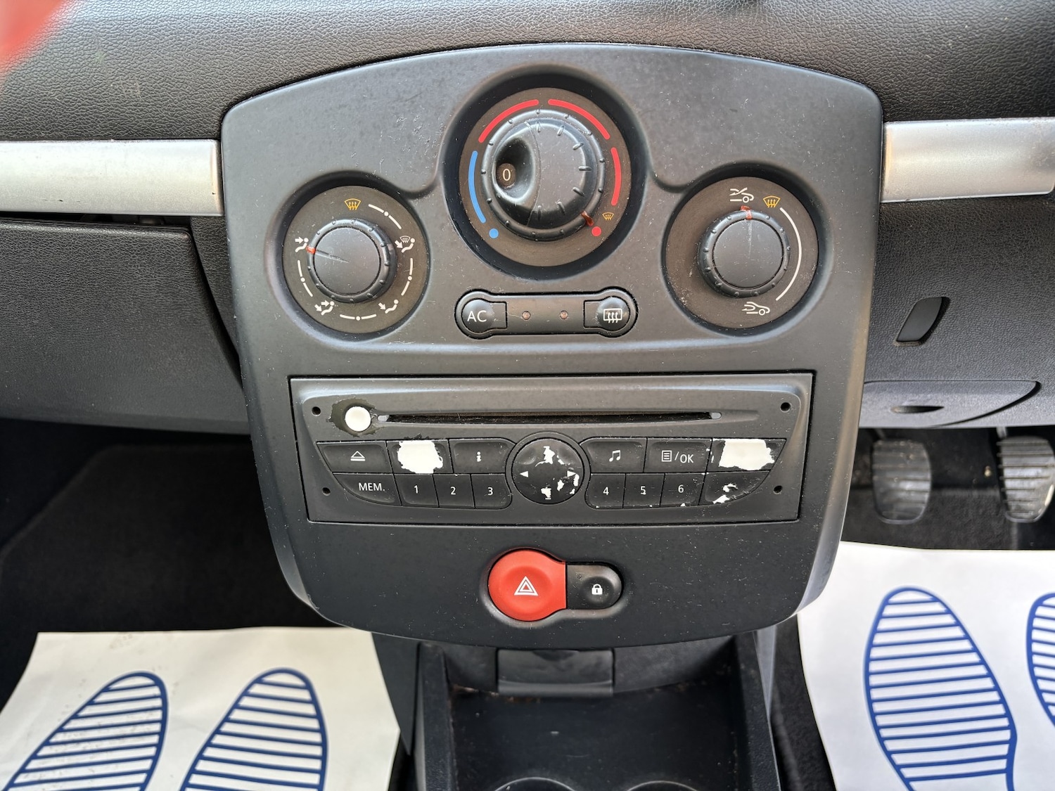 Used Renault Clio 2009 for sale - 76935319: Photo 14