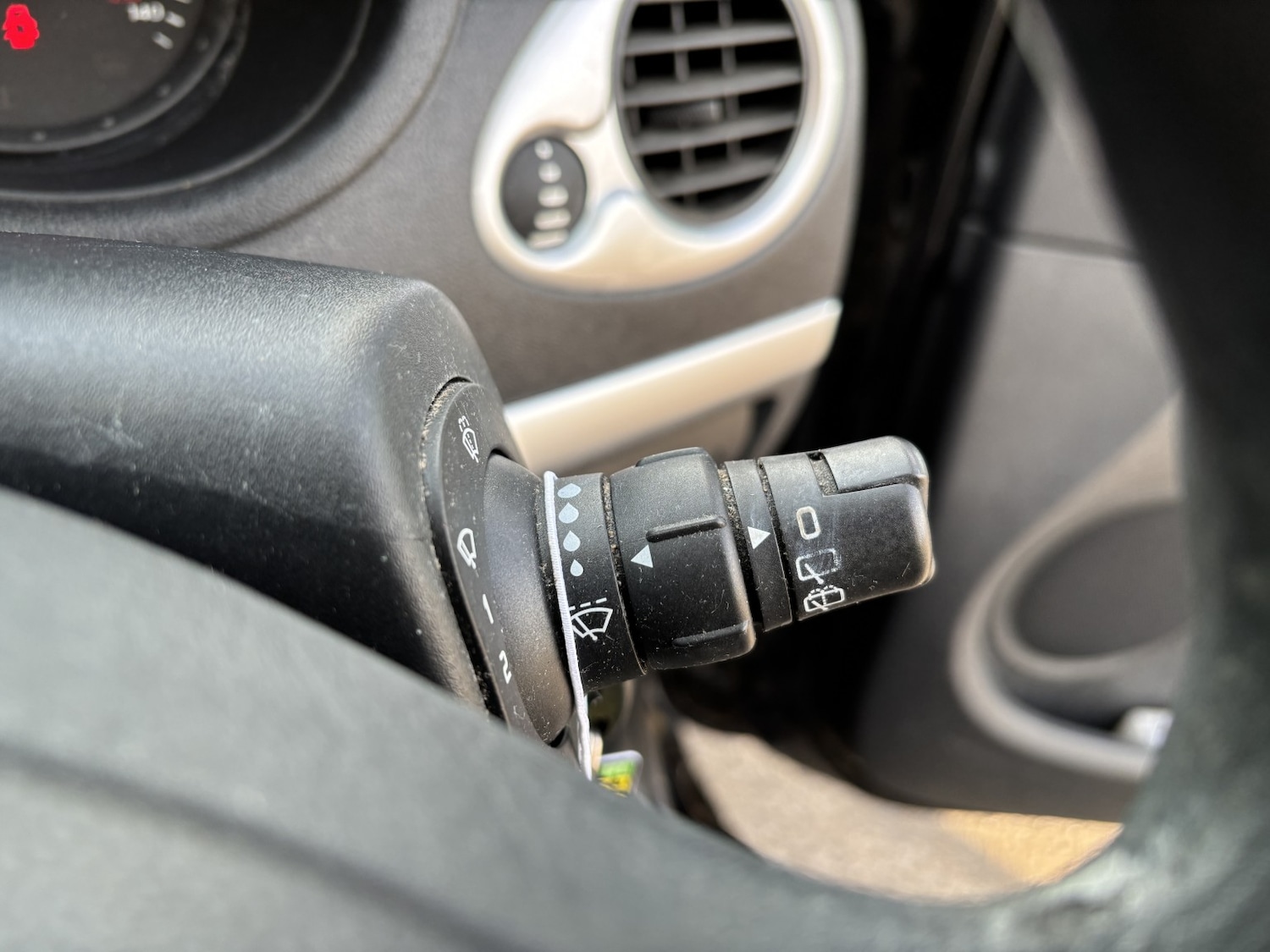 Used Renault Clio 2009 for sale - 76935319: Photo 17