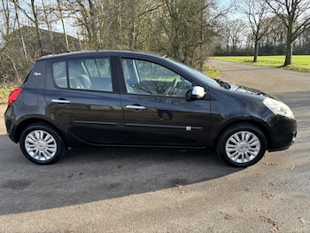 Used Renault Clio 2009 for sale - 76935319: Photo