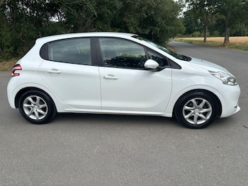 Used Peugeot 208 2014 for sale - 75207917: Photo