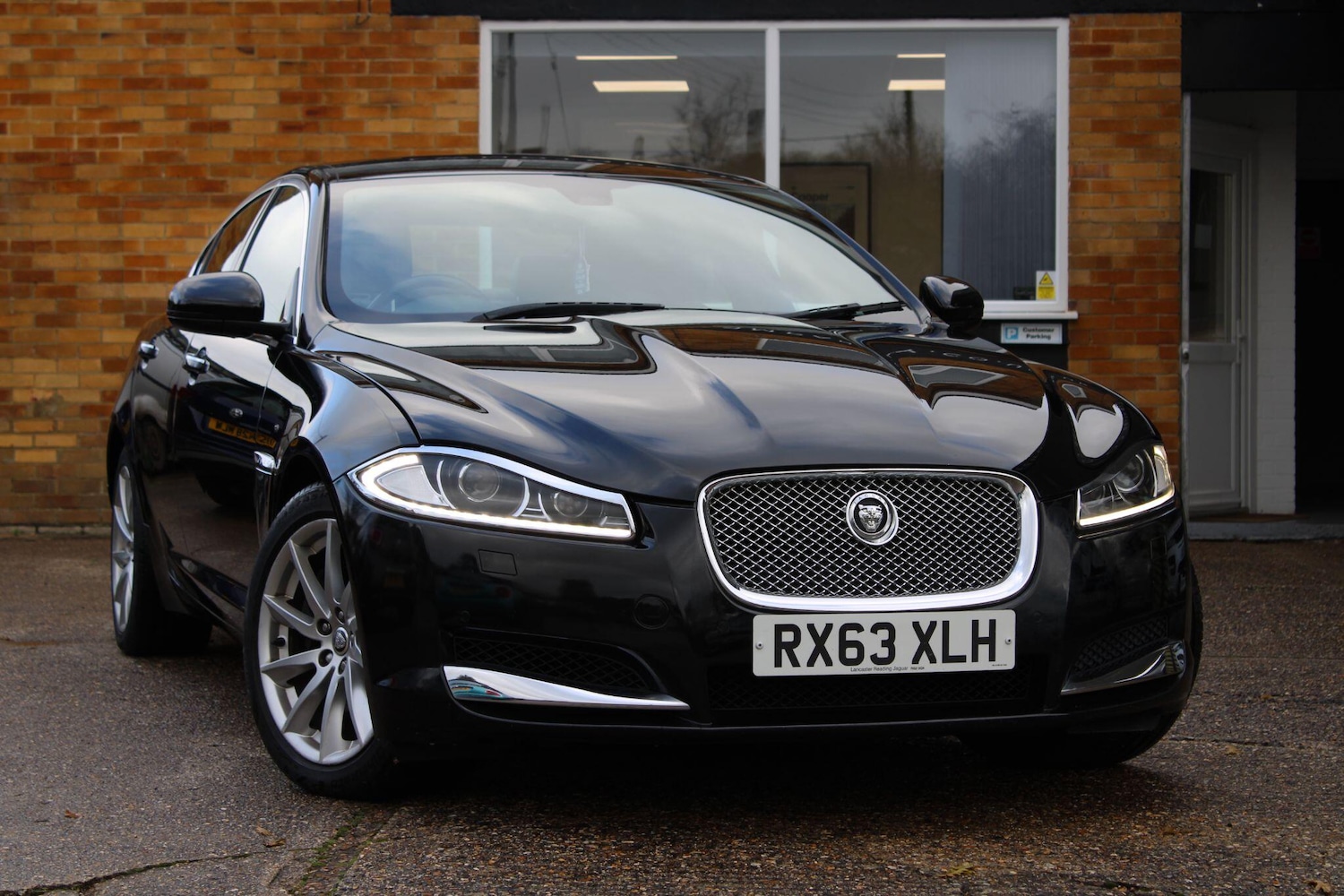 Used Jaguar XF 2013 for sale - 76849874: Photo 2