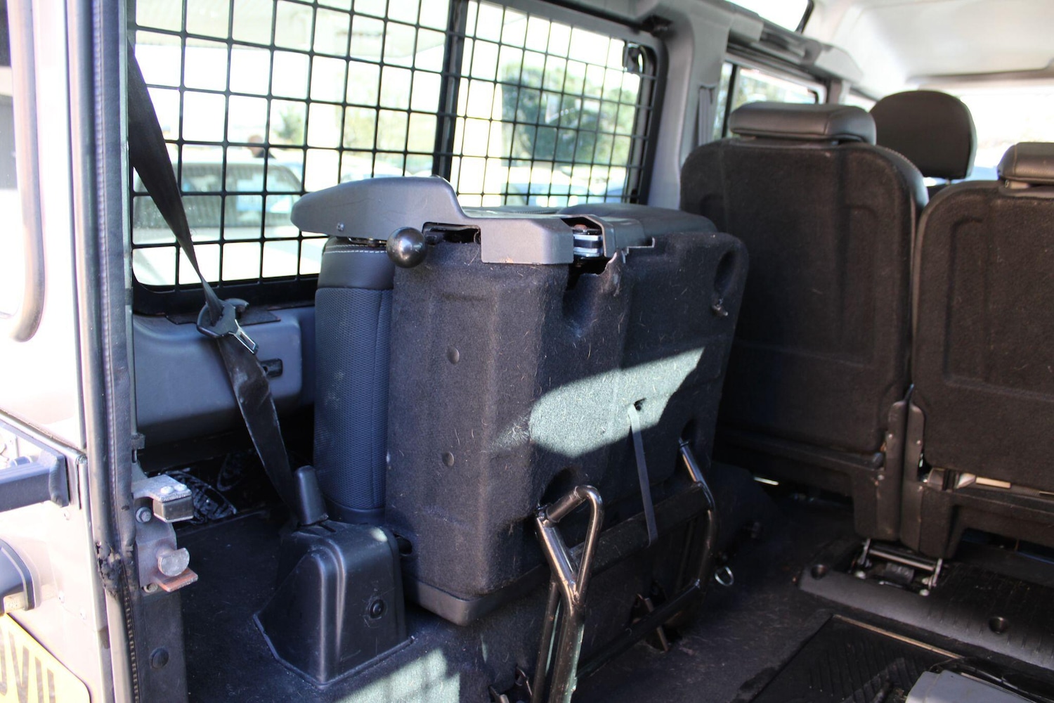 Used Land Rover Defender 2011 for sale - 77658180: Photo 12