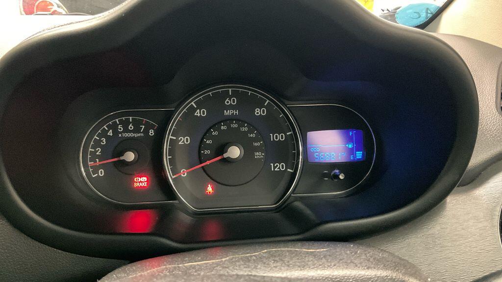 Used Hyundai i10 2011 for sale - 78220073: Photo 10