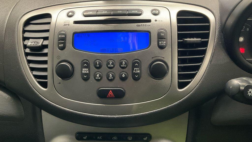 Used Hyundai i10 2011 for sale - 78220073: Photo 11