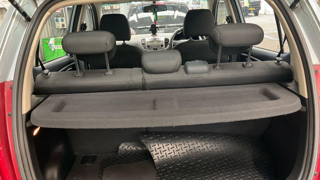 Used Hyundai i10 2011 for sale - 78220073: Photo 7