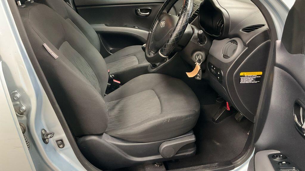 Used Hyundai i10 2011 for sale - 78220073: Photo 9