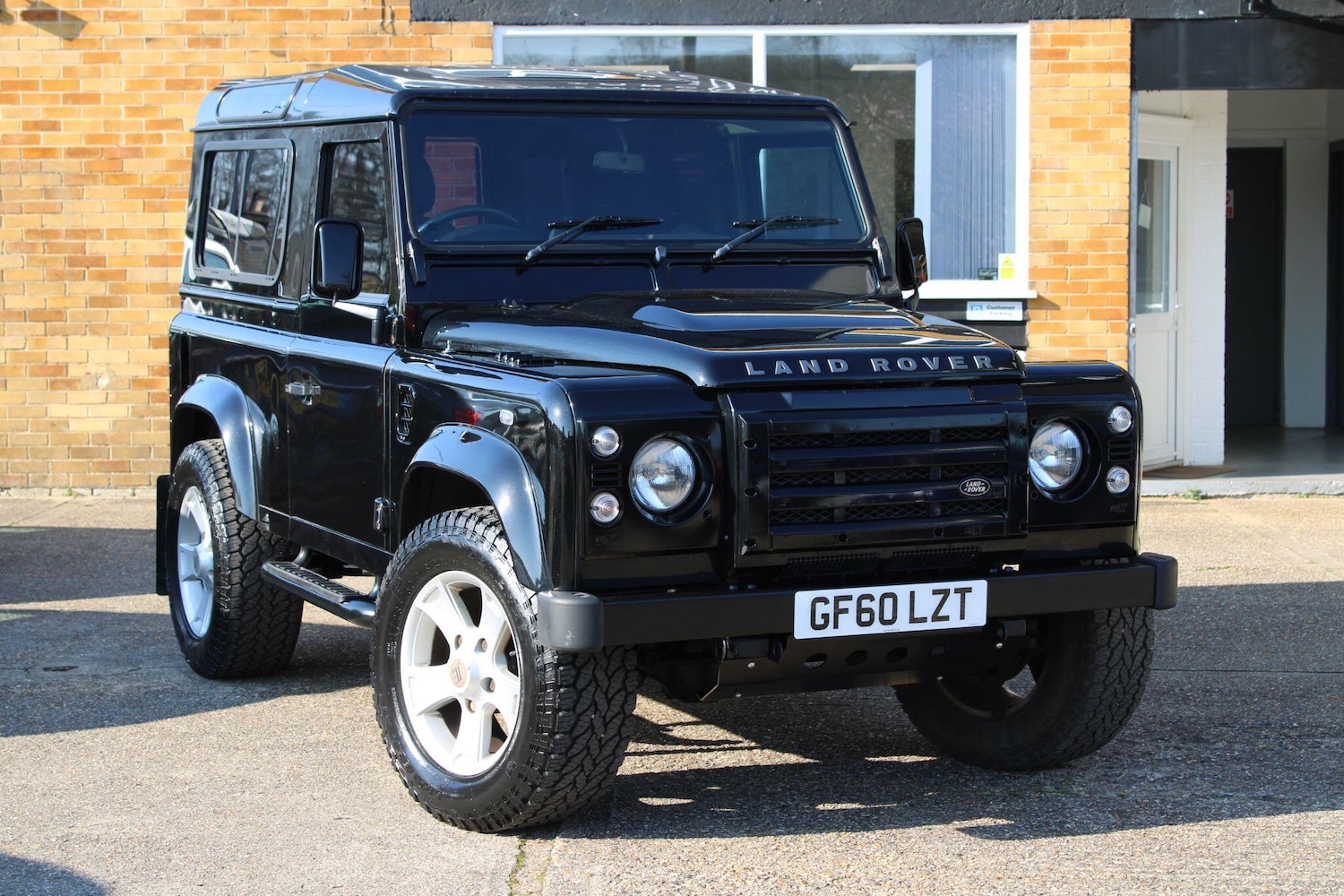 Used Land Rover Defender 90 2010 for sale - 77958417: Photo 2