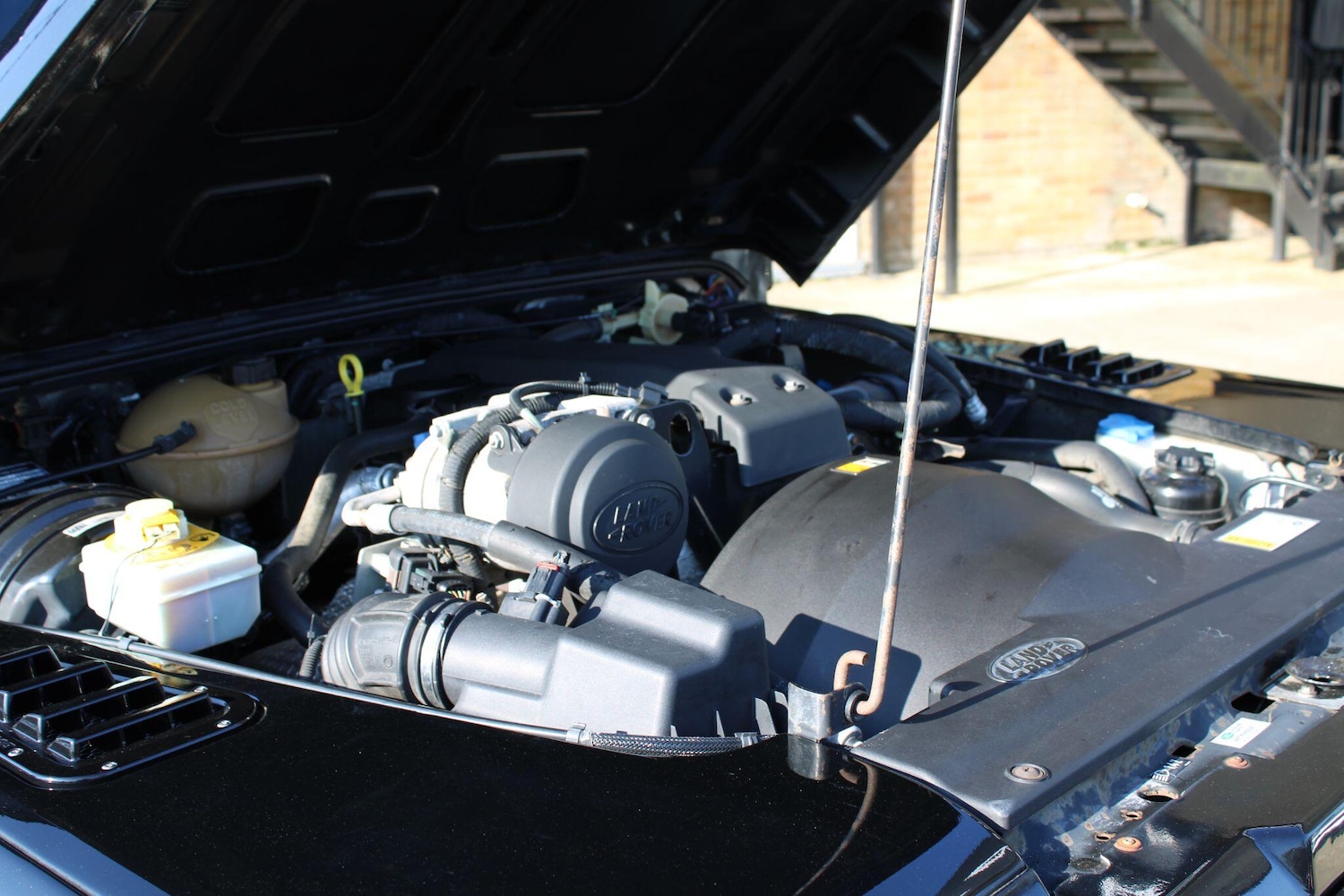 Used Land Rover Defender 90 2010 for sale - 77958417: Photo 25