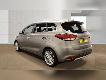 Used Kia Carens 2018 for sale - 78261443: Photo