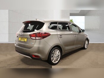 Used Kia Carens 2018 for sale - 78261443: Photo