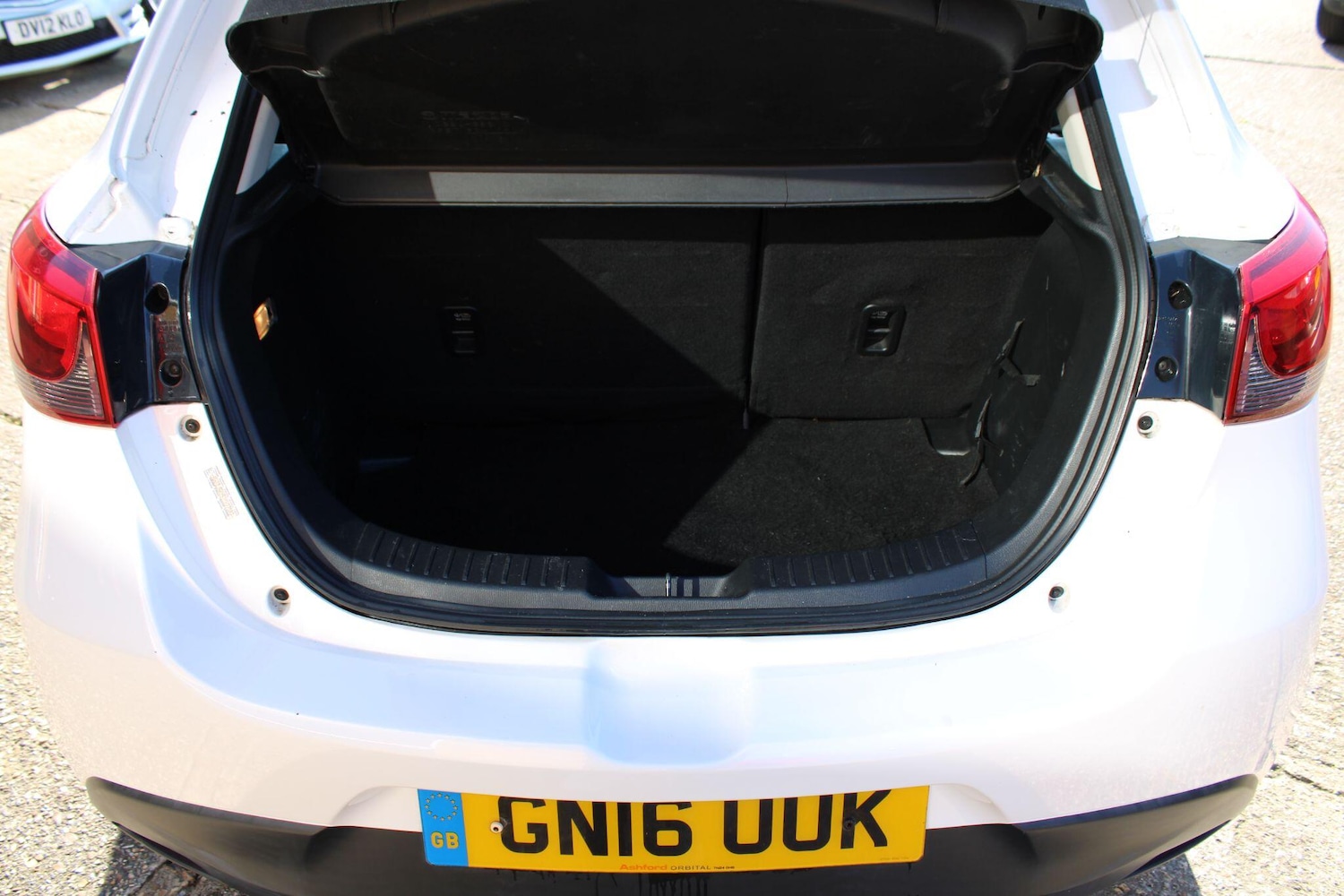 Used Mazda Mazda2 2016 for sale - 77940179: Photo 10