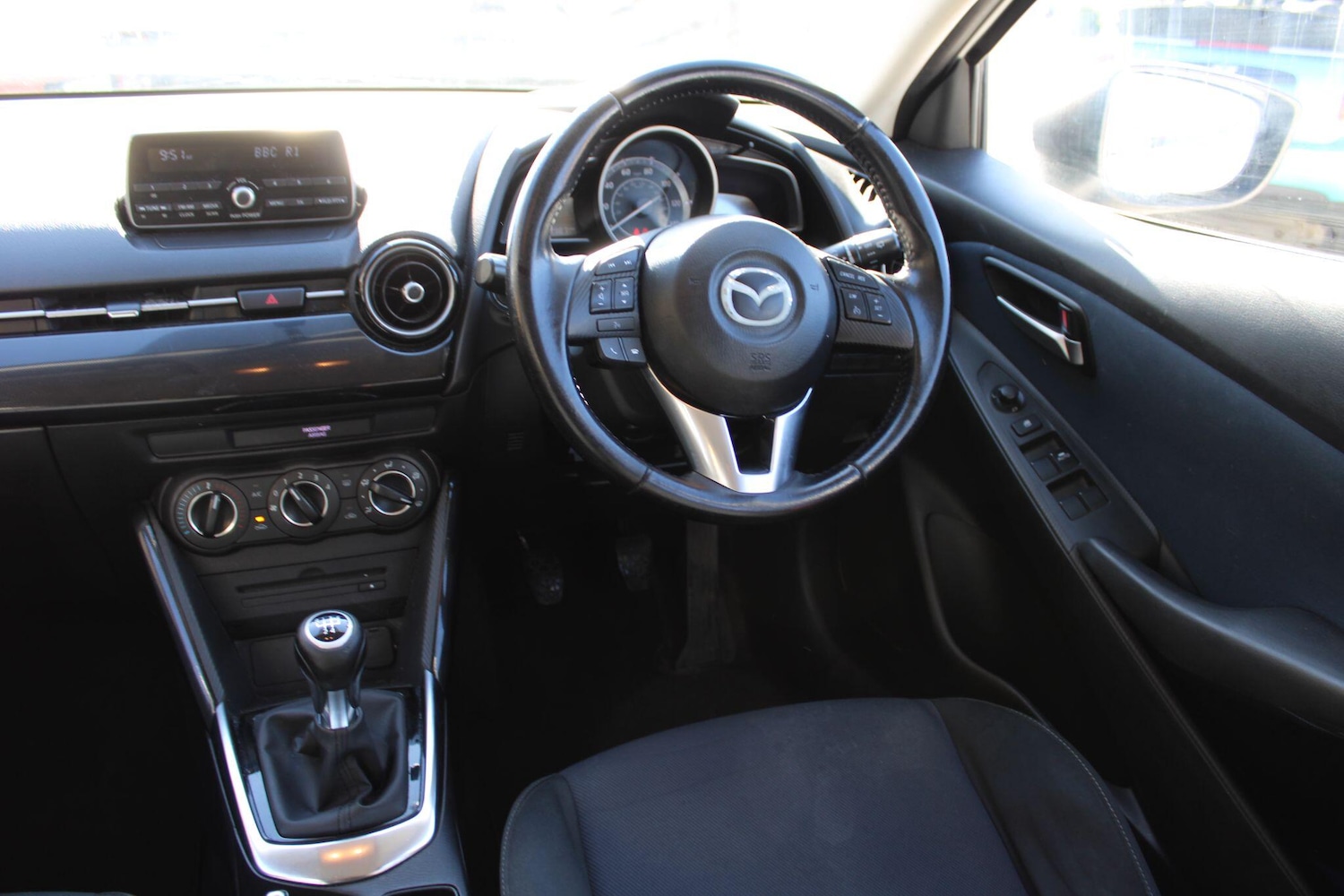 Used Mazda Mazda2 2016 for sale - 77940179: Photo 13