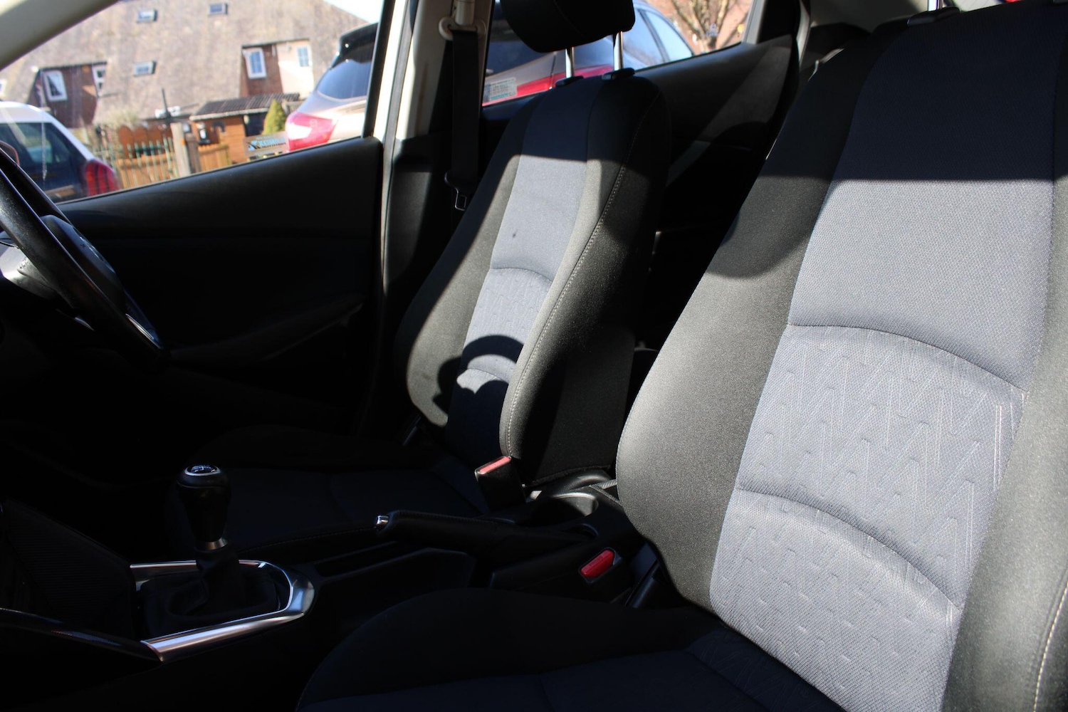 Used Mazda Mazda2 2016 for sale - 77940179: Photo 14