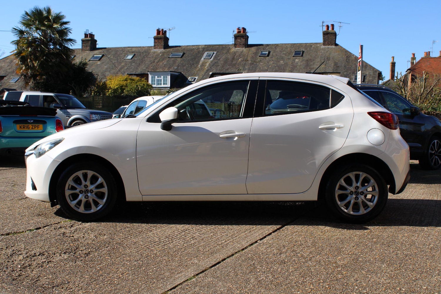 Used Mazda Mazda2 2016 for sale - 77940179: Photo 6
