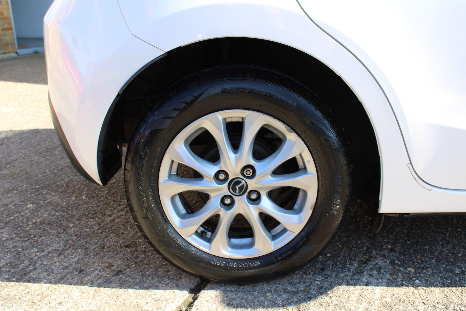 Used Mazda Mazda2 2016 for sale - 77940179: Photo 9