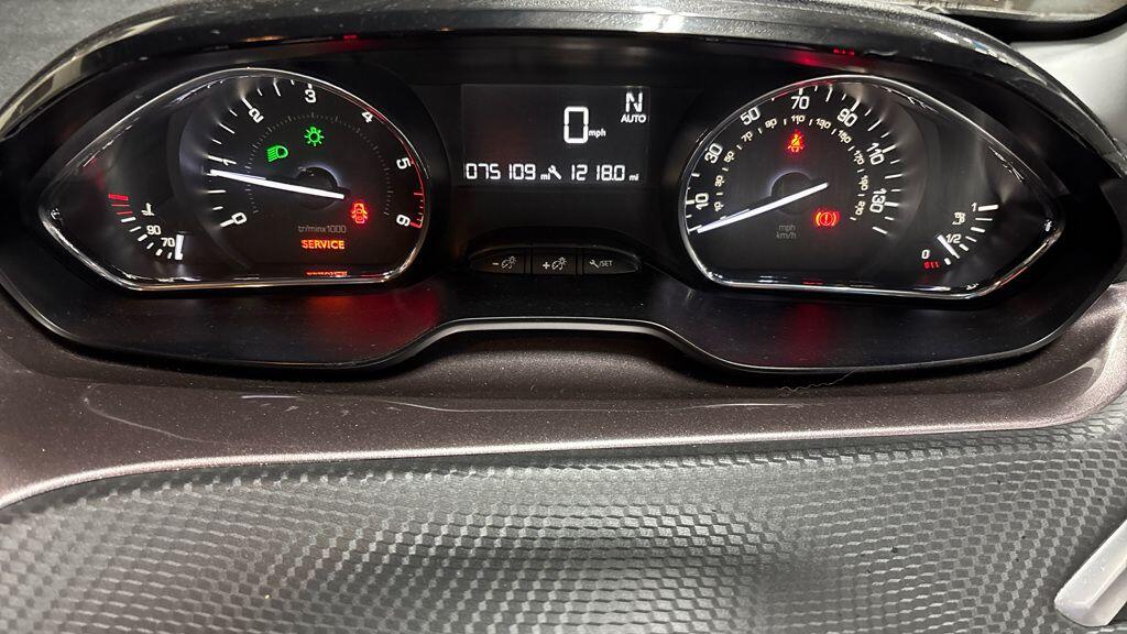 Used Peugeot 2008 2014 for sale - 77344480: Photo 10