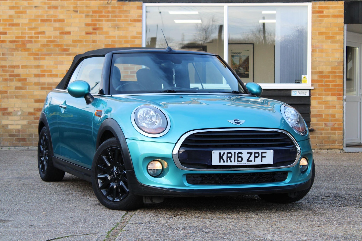 Used MINI Convertible 2016 for sale - 76584473: Photo 2