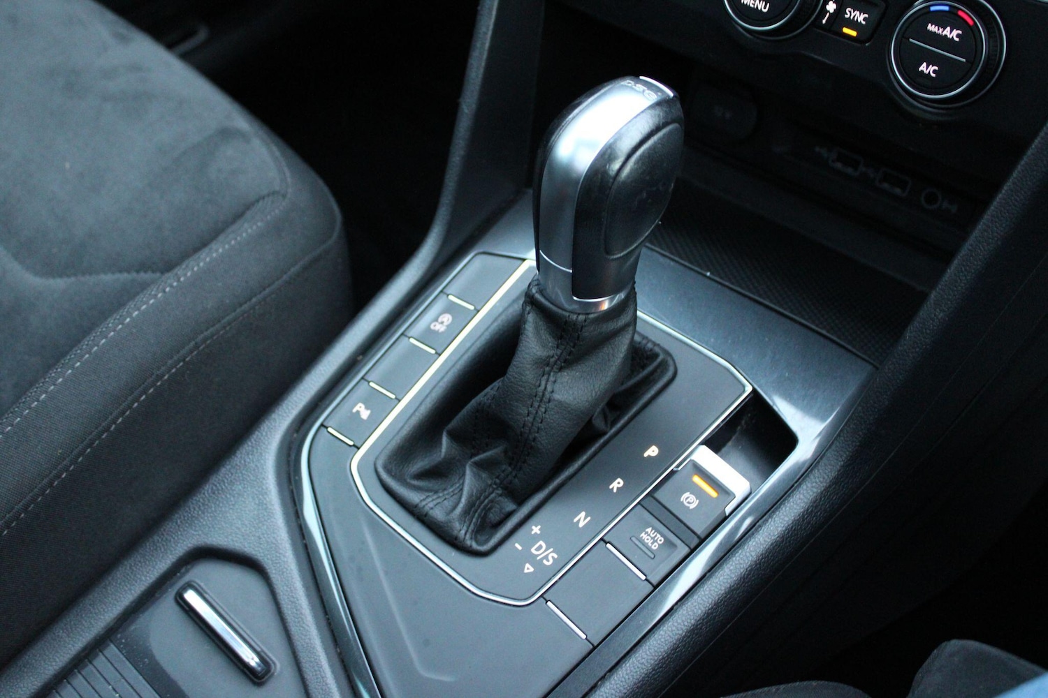 Used Volkswagen Tiguan 2018 for sale - 76549125: Photo 11