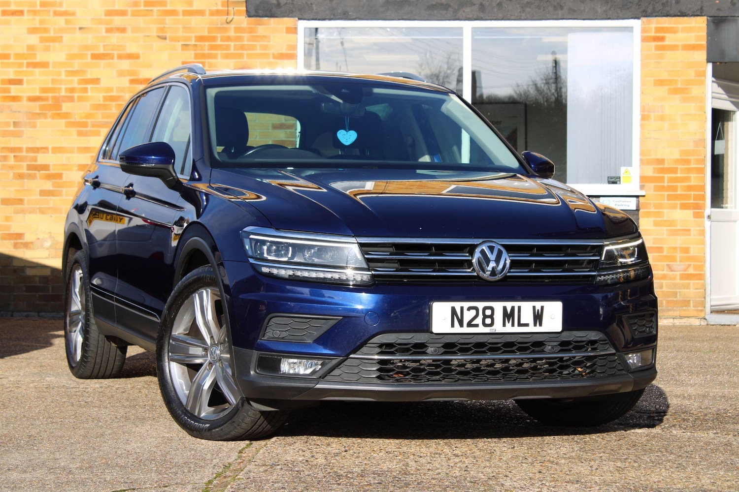 Used Volkswagen Tiguan 2018 for sale - 76549125: Photo 2