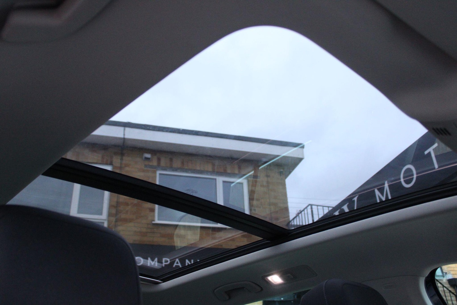 Used Volkswagen Tiguan 2018 for sale - 76549125: Photo 32