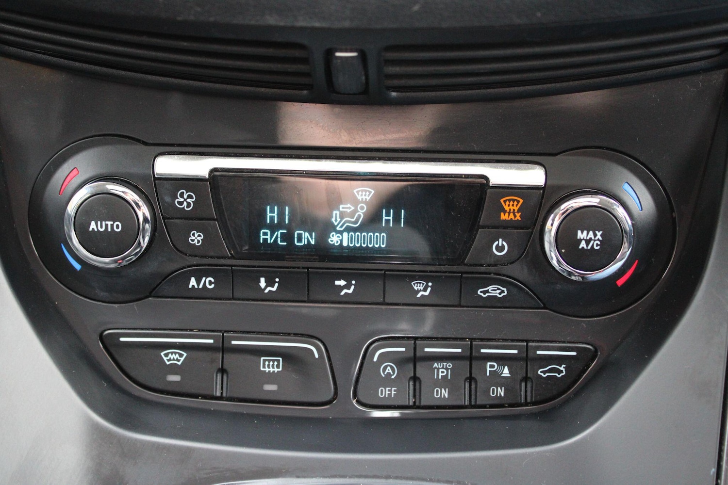 Used Ford Kuga 2016 for sale - 76512877: Photo 24