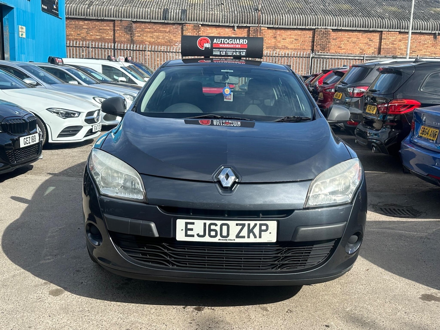Used Renault Megane 2010 for sale - 78128252: Photo 2