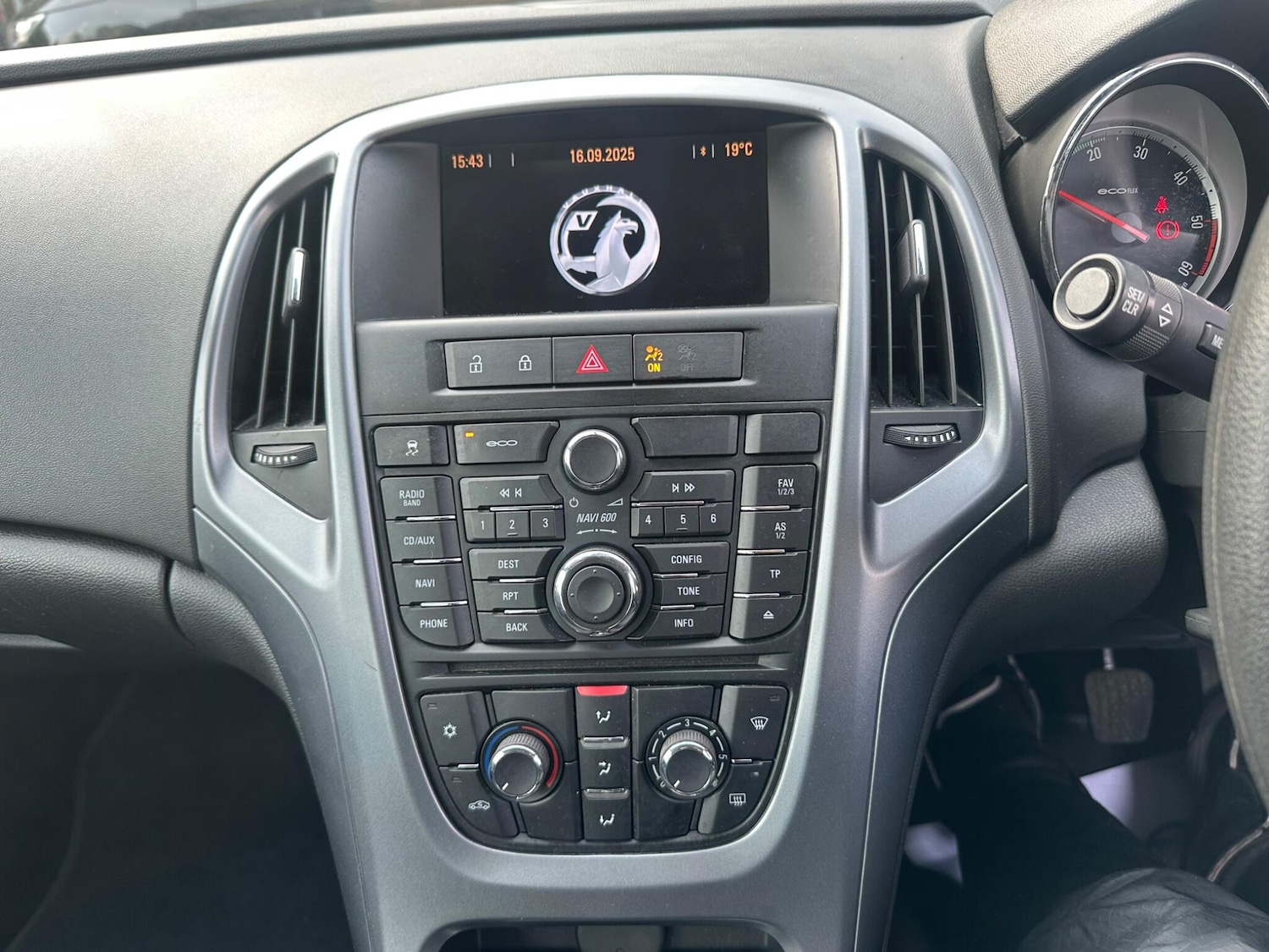 Used Vauxhall Astra 2013 for sale - 78074109: Photo 11