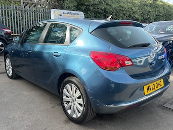 Used Vauxhall Astra 2013 for sale - 78074109: Photo