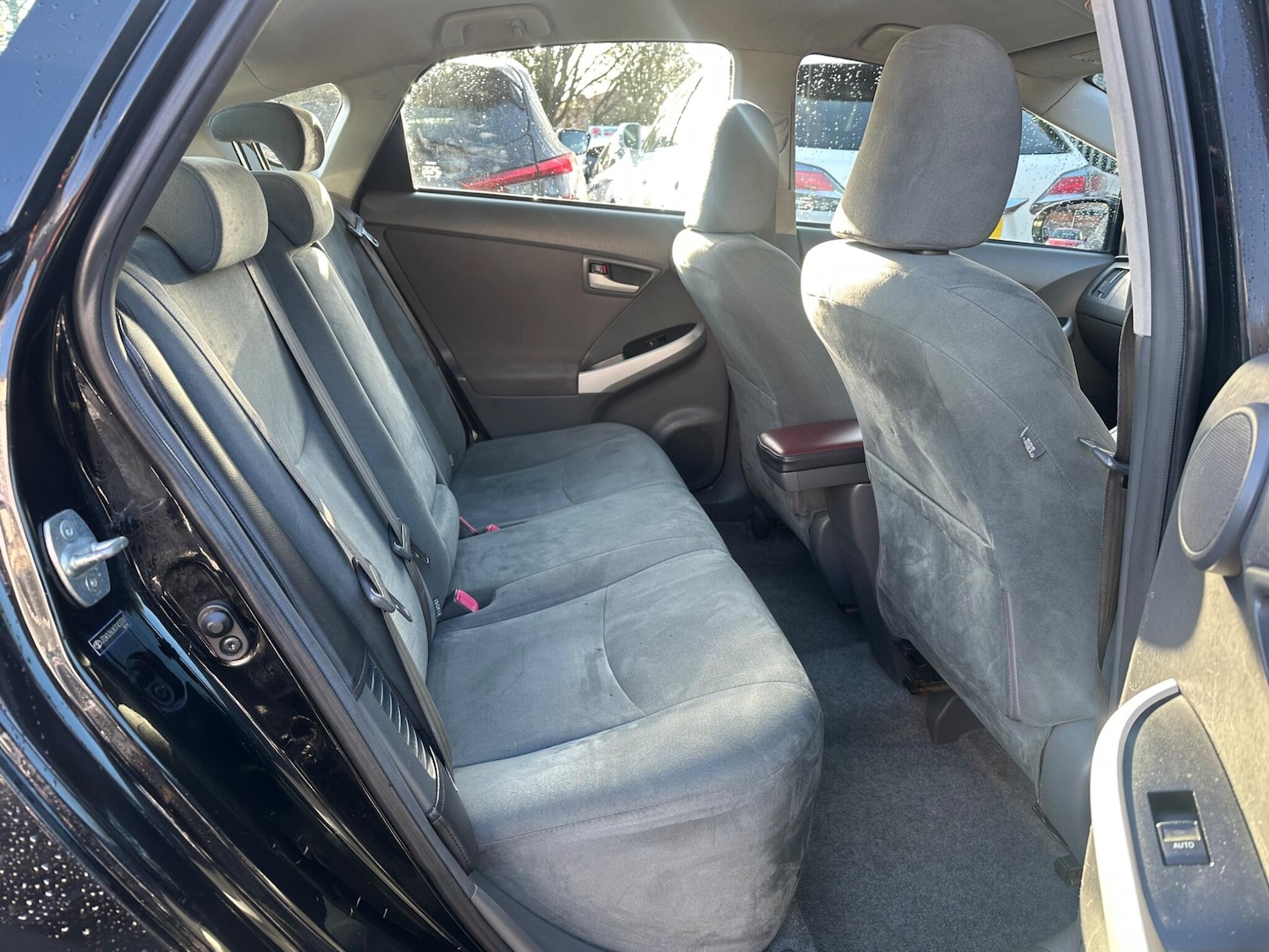 Used Toyota Prius 2011 for sale - 78074104: Photo 8