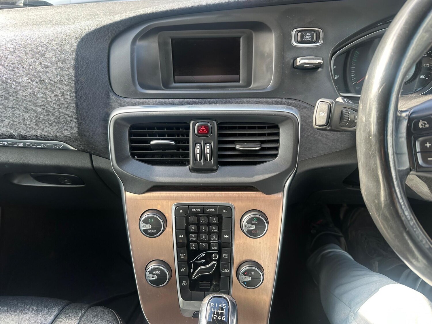 Used Volvo V40 2014 for sale - 78074010: Photo 10