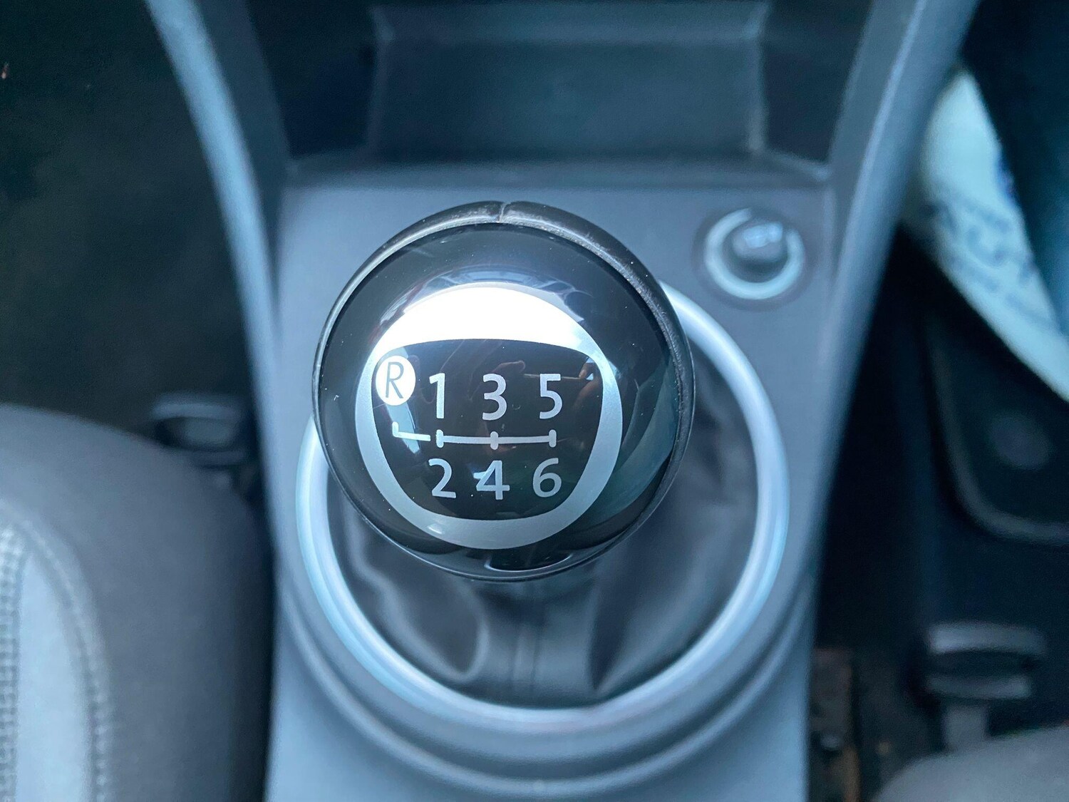 Used Volkswagen Beetle 2015 for sale - 78074037: Photo 13