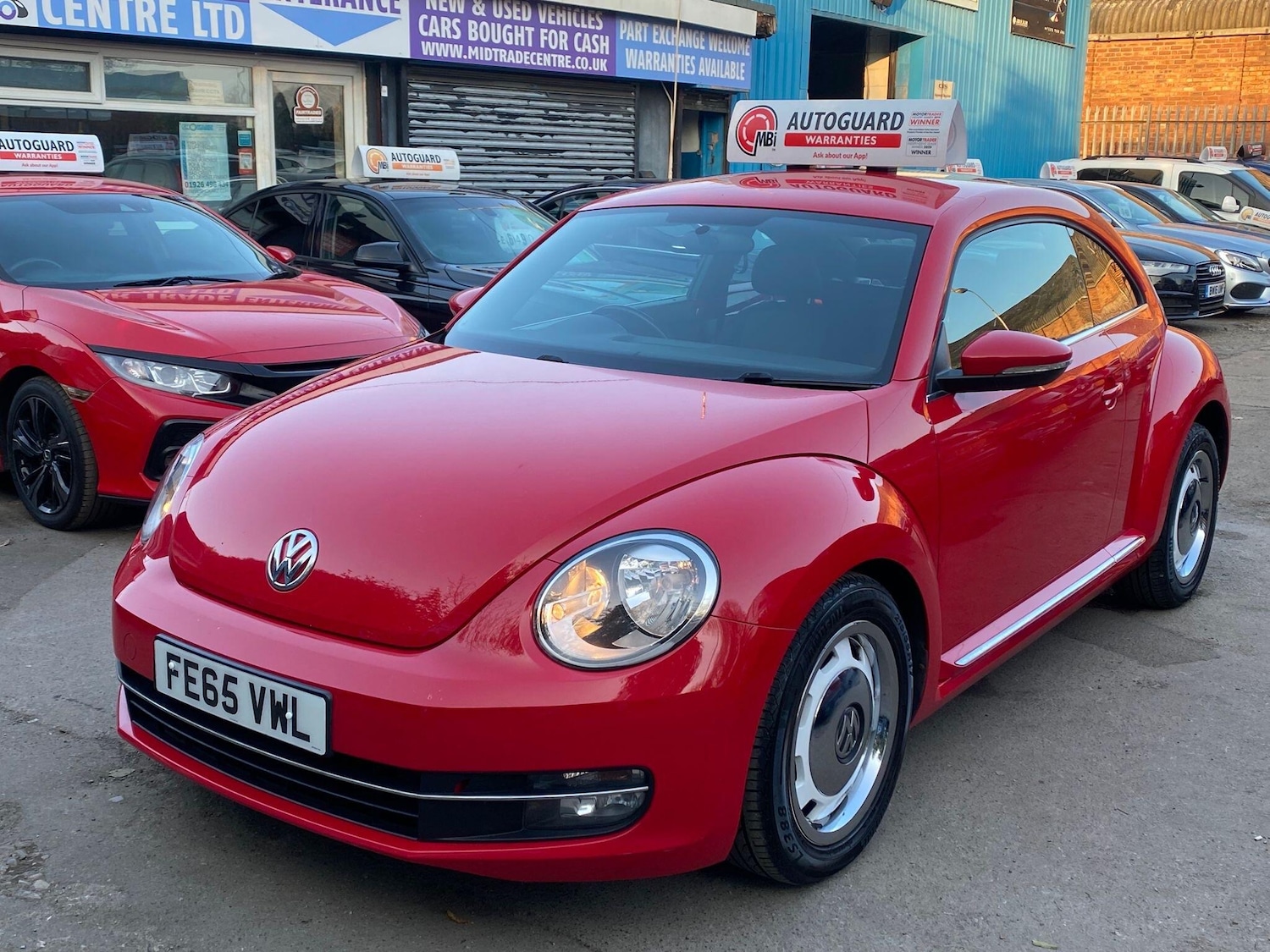Used Volkswagen Beetle 2015 for sale - 78074037: Photo 2