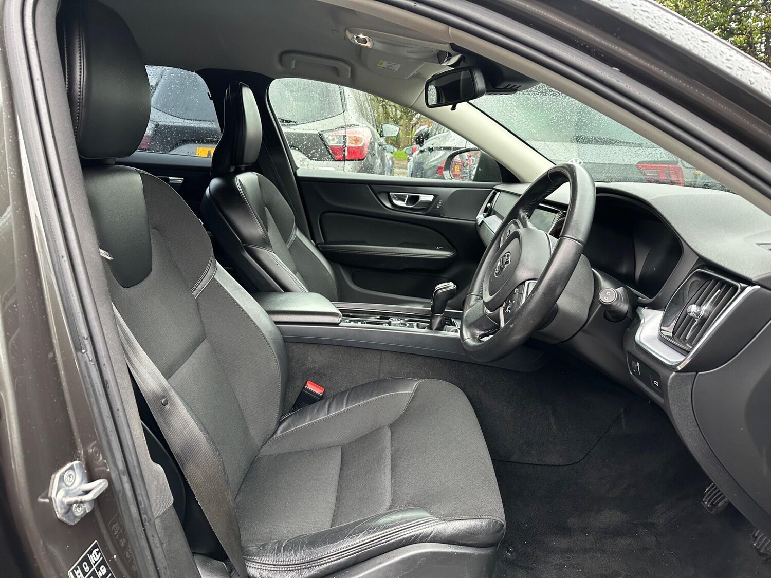 Used Volvo V60 2018 for sale - 78074066: Photo 10