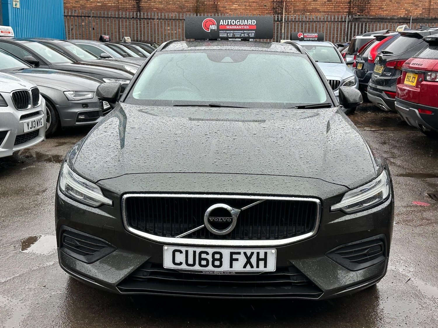 Used Volvo V60 2018 for sale - 78074066: Photo 2