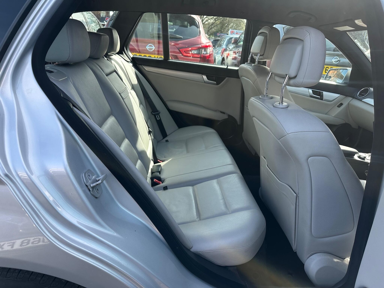 Used Mercedes-Benz C Class 2012 for sale - 78074077: Photo 10