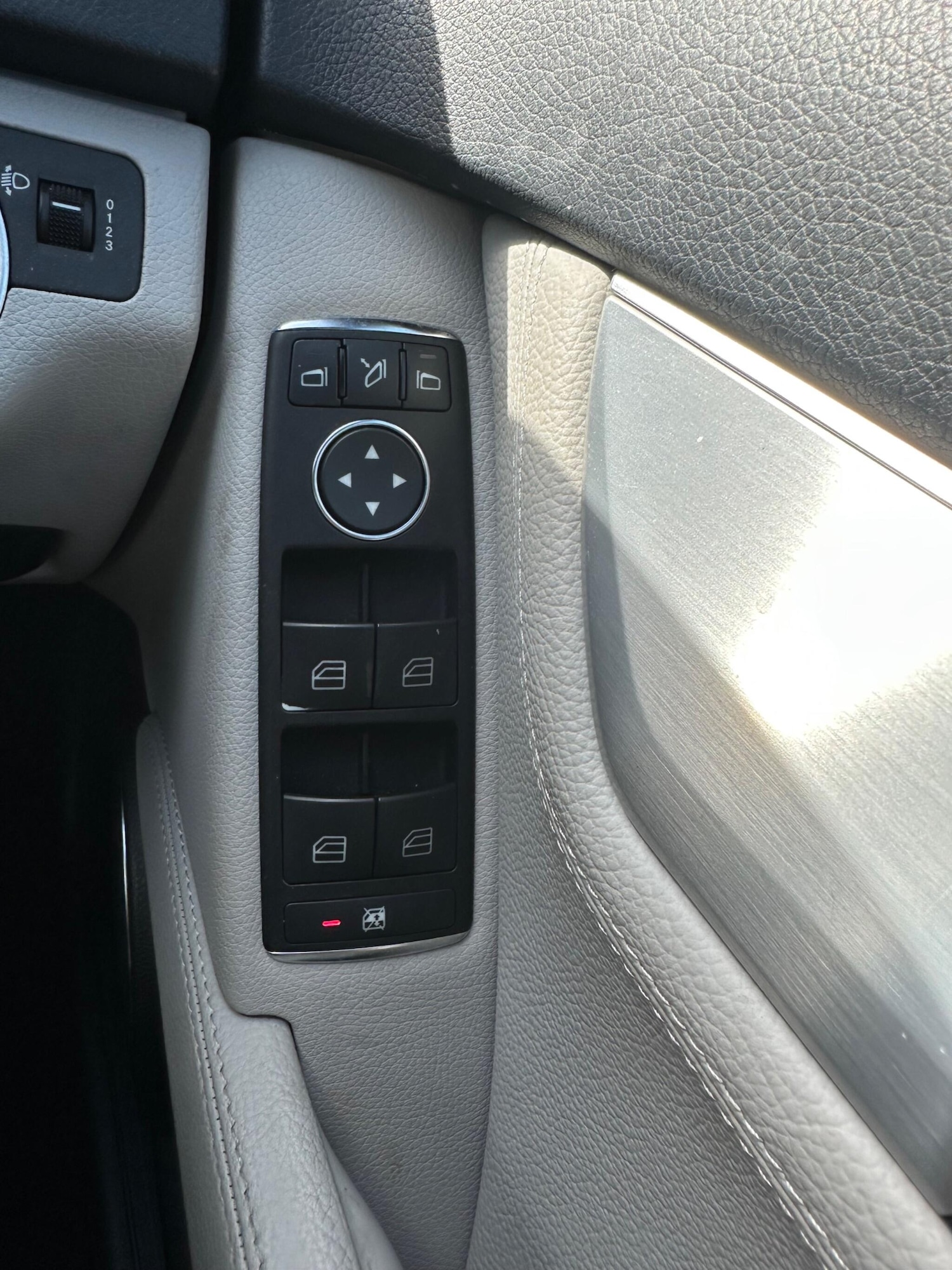 Used Mercedes-Benz C Class 2012 for sale - 78074077: Photo 14