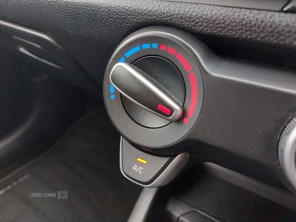 Used Kia Stonic 2018 for sale - 76228591: Photo 39