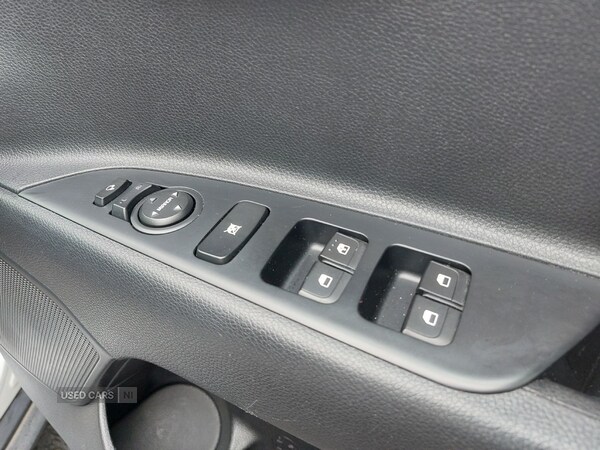 Used Kia Stonic 2018 for sale - 76228591: Photo 49