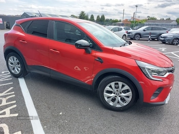 Used Renault Captur 2022 for sale - 79146420: Photo
