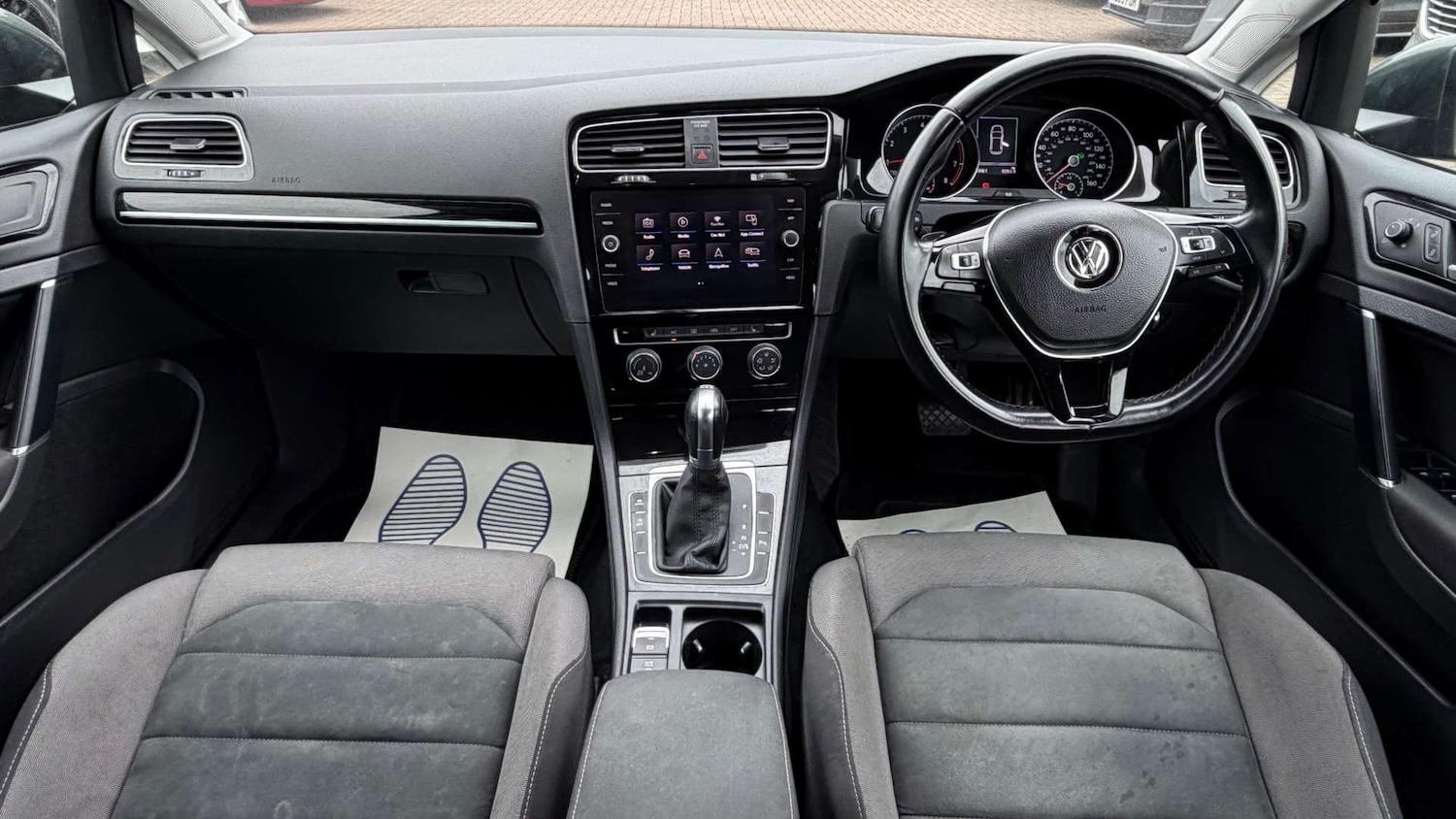 Used Volkswagen Golf 2019 for sale - 77847595: Photo 2