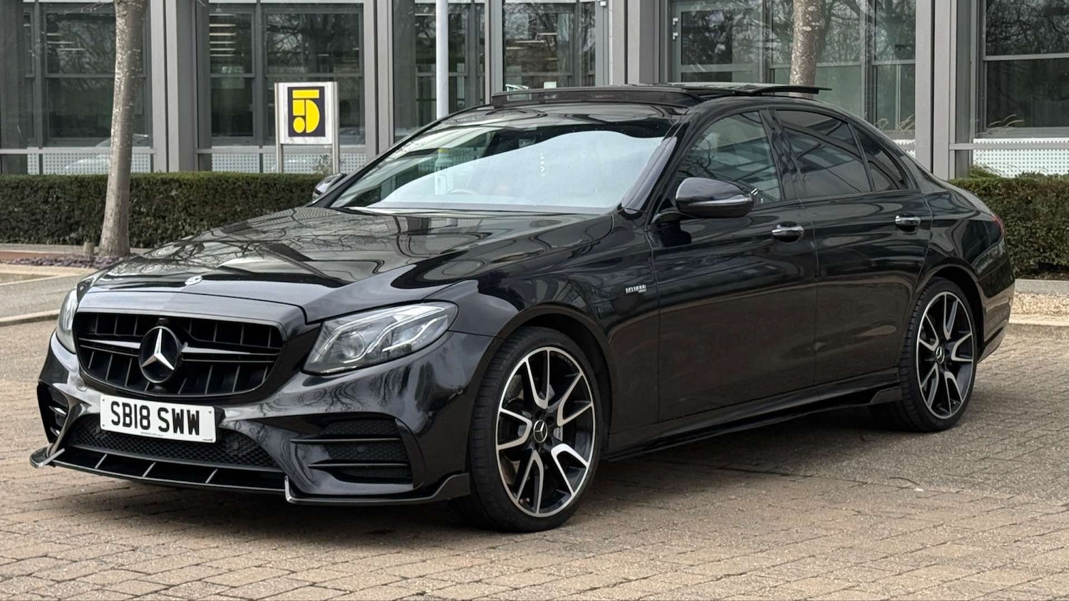 Used Mercedes-Benz E Class 2018 for sale - 77880542: Photo 4