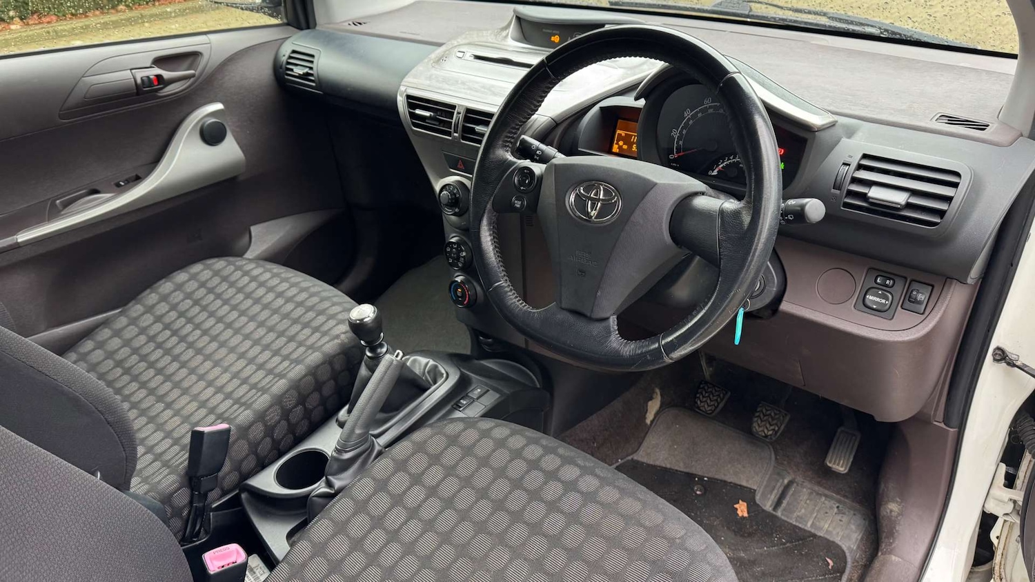 Used Toyota IQ 2010 for sale - 76533582: Photo 15