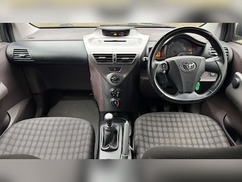 Used Toyota IQ 2010 for sale - 76533582: Photo