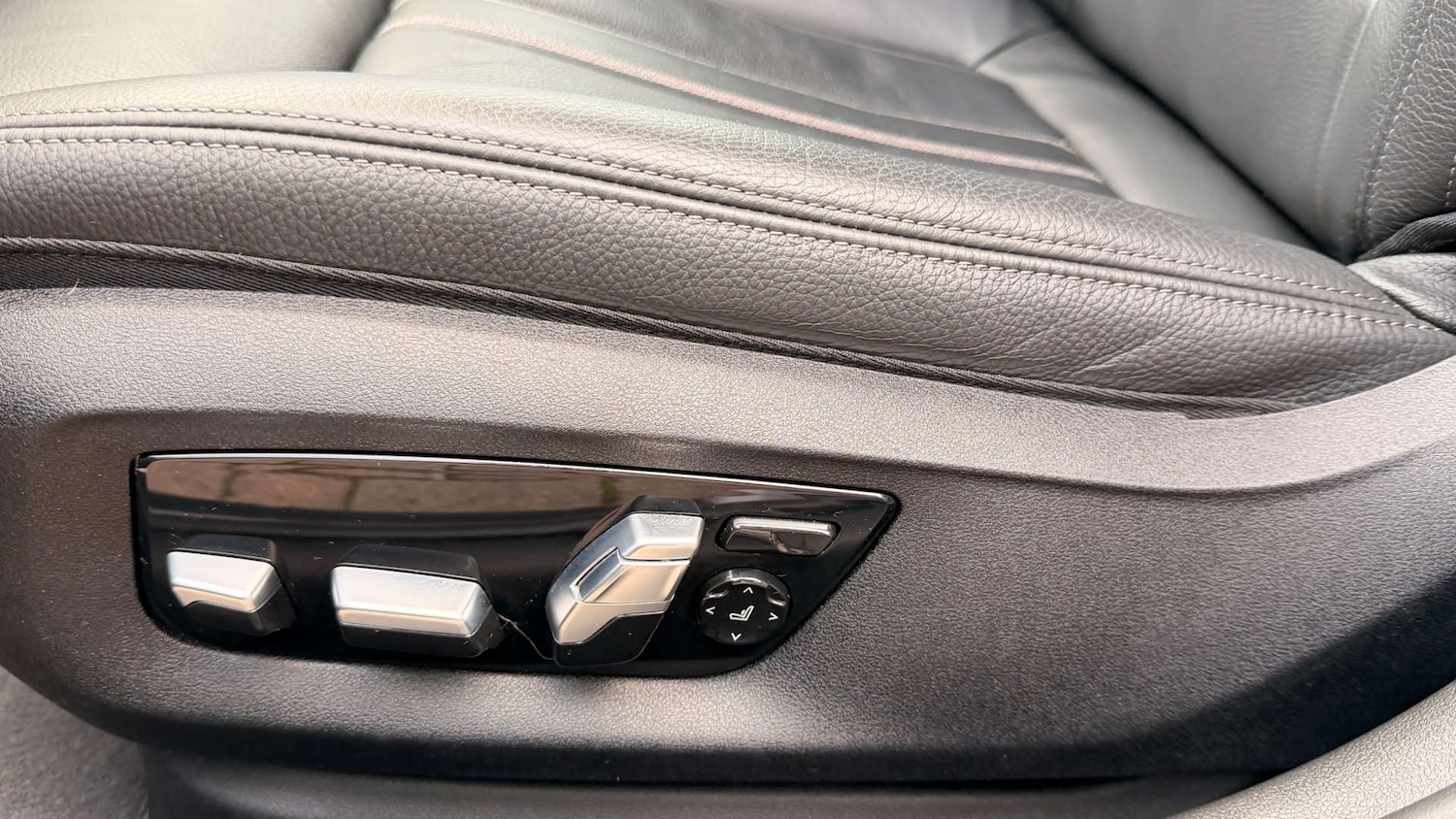 Used BMW 5 Series 2022 for sale - 77200735: Photo 48