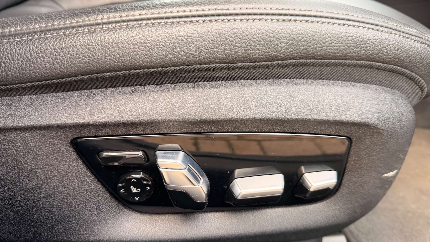 Used BMW 5 Series 2022 for sale - 77200735: Photo 50