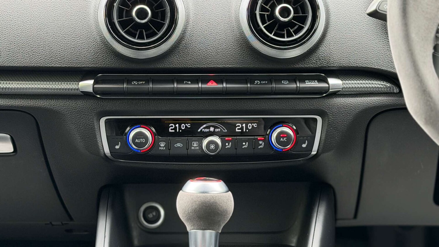 Used Audi RS3 2018 for sale - 78211886: Photo 23