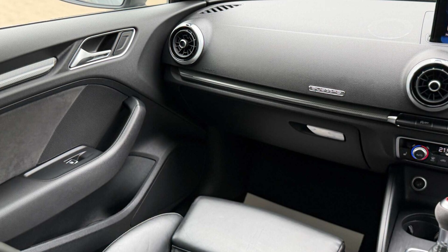 Used Audi RS3 2018 for sale - 78211886: Photo 33