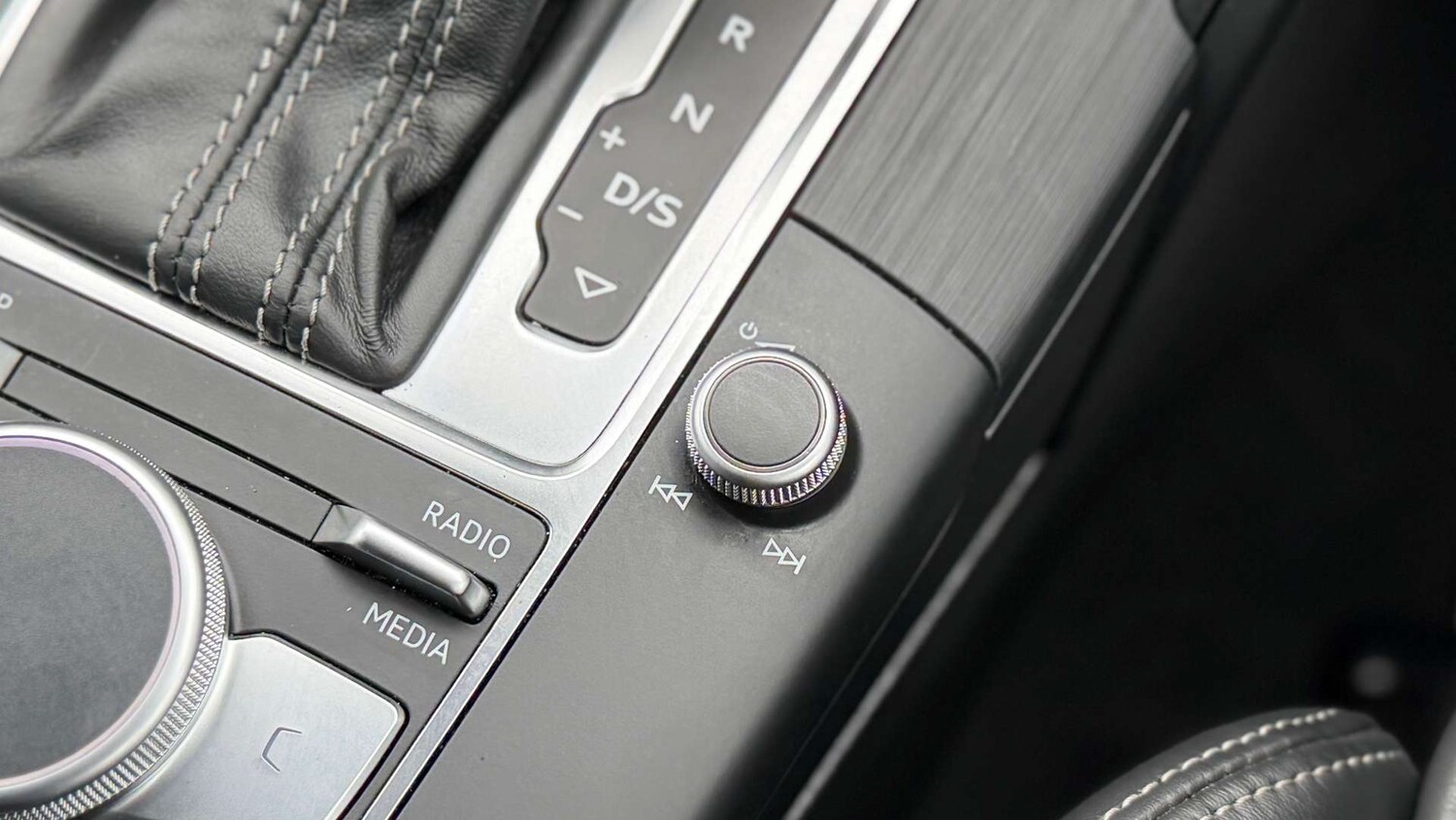 Used Audi RS3 2018 for sale - 78211886: Photo 44