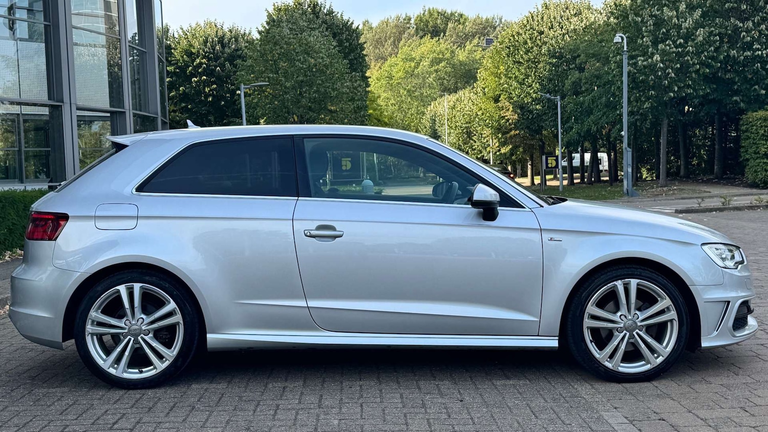 Used Audi A3 2014 for sale - 77145384: Photo 8